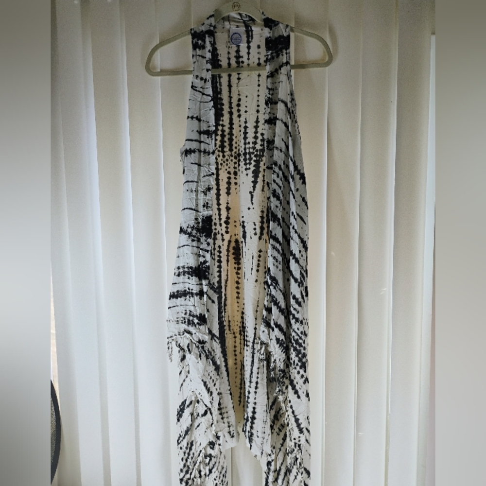 SantoWrap Blue and White Sleeveless Flowing Vest w/Fringe
